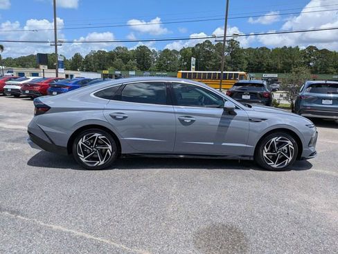 Used 2024 Hyundai Sonata SEL w/ Convenience Package FWD image 3