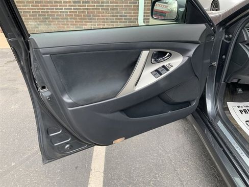 Used 2010 Toyota Camry image 15