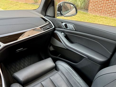 Used 2021 BMW X7 M50i AWD/4WD image 28