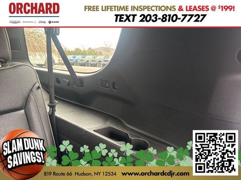 Used 2023 Chevrolet Suburban Premier image 18