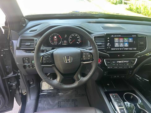 Used 2026 Honda Ridgeline Black Edition image 16