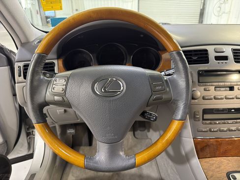 Used 2005 Lexus ES 330 image 16