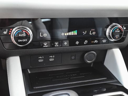 New 2025 Mitsubishi Outlander SE image 20