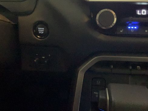 Certified 2025 Toyota Tundra Limited AWD/4WD image 16