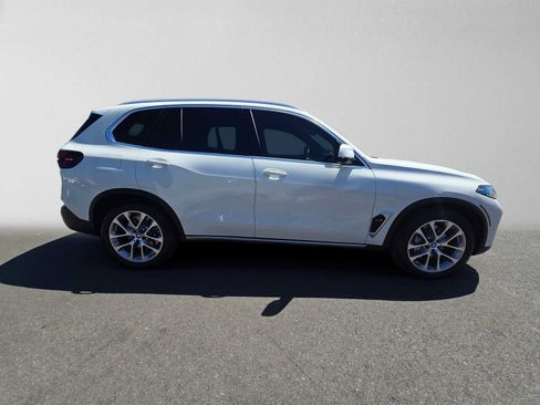 Used 2024 BMW X5 xDrive50e w/ Executive Package AWD/4WD image 2