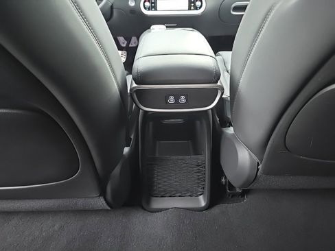 Used 2025 Genesis GV60 Performance image 32