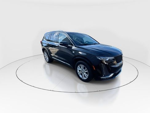 Used 2024 Cadillac XT6 Luxury AWD/4WD image 2