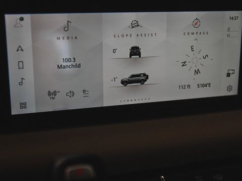 Used 2023 Land Rover Defender 110 X-Dynamic SE image 19