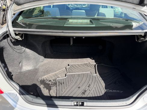 Used 2012 Toyota Camry LE FWD image 9