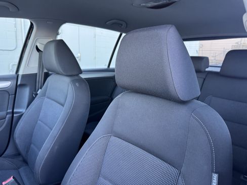 Used 2012 Volkswagen Golf 2.5L image 13