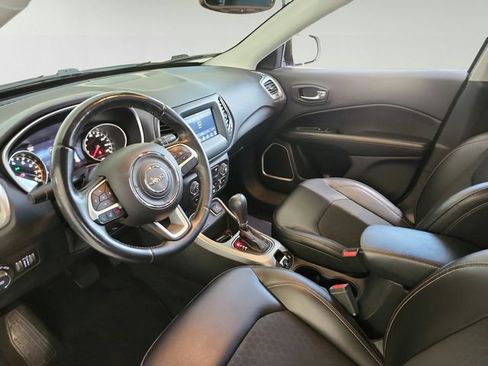 Used 2018 Jeep Compass Latitude w/ Popular Equipment Group FWD image 11