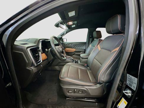 Used 2023 GMC Canyon AT4 w/ AT4 Premium Package AWD/4WD image 13