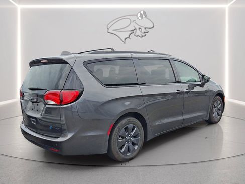 Used 2020 Chrysler Pacifica Limited w/ Advanced Safetytec Group FWD image 3