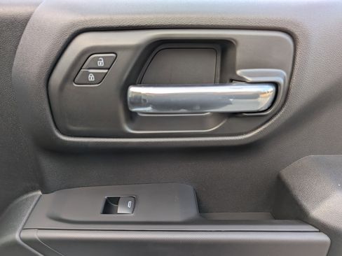 Used 2025 Chevrolet Silverado 1500 Custom image 21