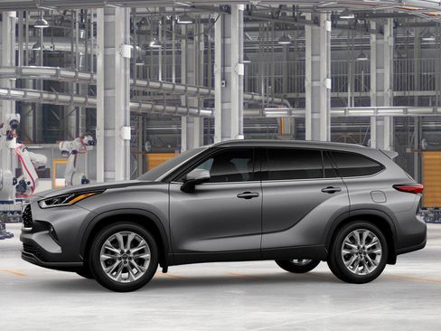 New 2026 Toyota Highlander Limited image 3