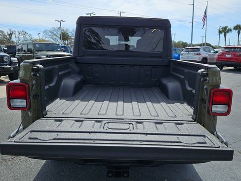 New 2026 Jeep Gladiator Sport AWD/4WD image 13