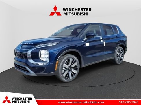 New 2025 Mitsubishi Outlander SE image 1