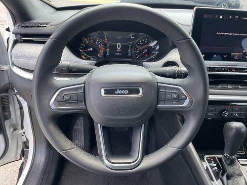 Used 2024 Jeep Compass Latitude AWD/4WD image 16