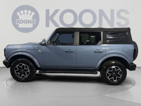 Used 2023 Ford Bronco Outer Banks AWD/4WD image 2