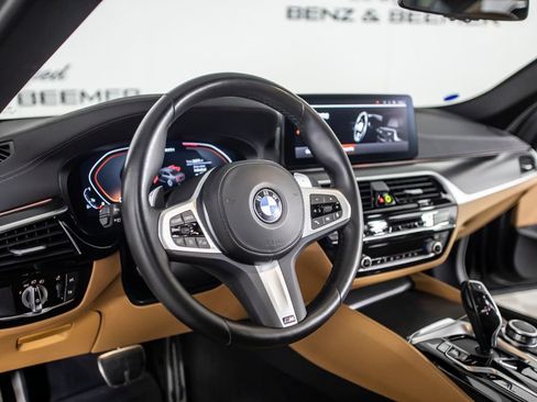 Used 2022 BMW M550i xDrive w/ Premium Package AWD/4WD image 19