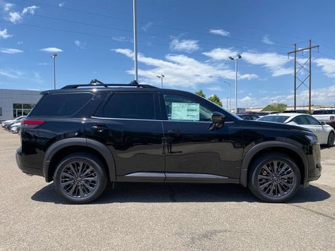 New 2026 Nissan Pathfinder SL w/ SL Premium Package AWD/4WD image 6