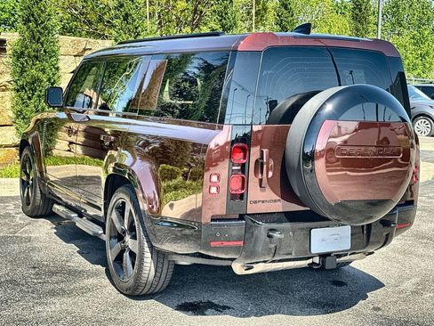 Used 2025 Land Rover Defender 130 X-Dynamic SE image 3