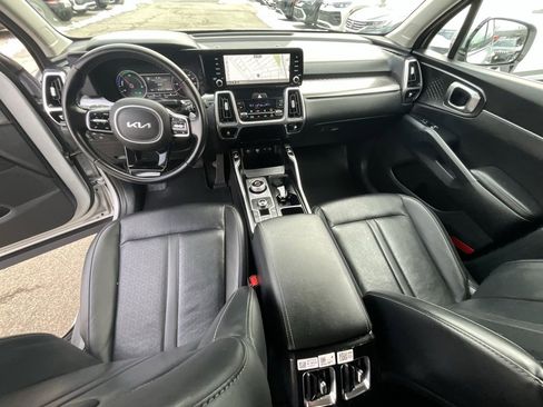 Used 2023 Kia Sorento EX image 25