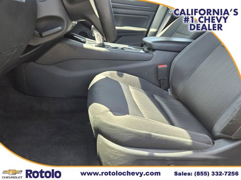 Used 2024 Nissan Altima 2.5 SV FWD image 19