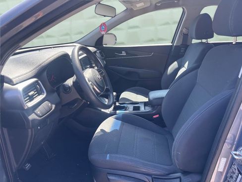 Used 2020 Kia Sorento AWD V6 image 10