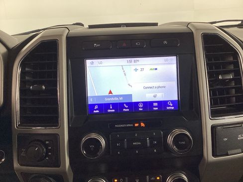 Used 2020 Ford F150 Lariat w/ Equipment Group 502A Luxury AWD/4WD image 25