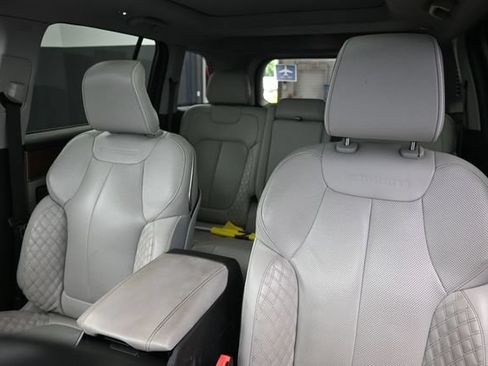 Used 2022 Jeep Grand Cherokee Summit w/ MOPAR Finishing Package AWD/4WD image 19