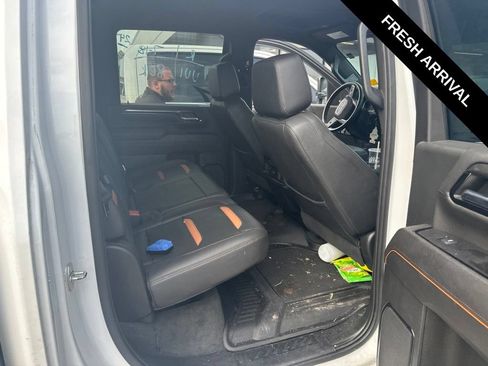 Used 2024 GMC Sierra 2500 AT4 w/ Technology Package AWD/4WD image 10