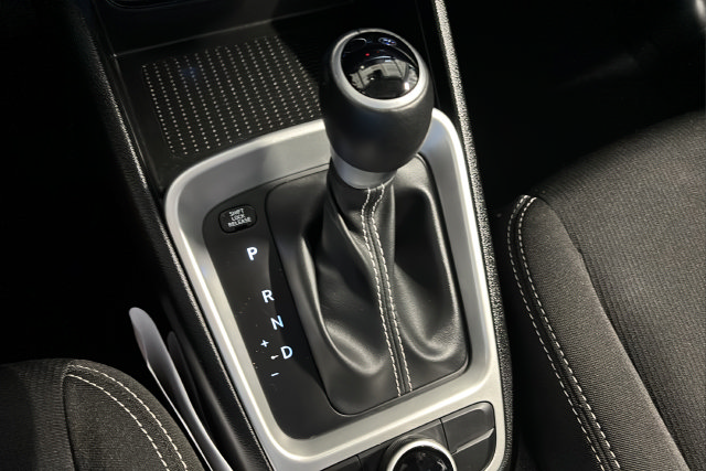 Certified 2024 Hyundai Venue SEL FWD image 20