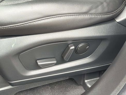 Certified 2023 Ford Explorer XLT w/ Equipment Group 202A image 21