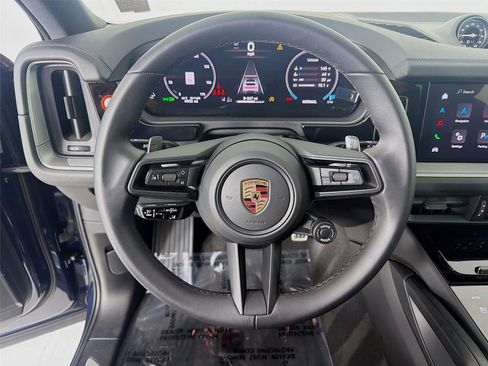 Used 2025 Porsche Cayenne Coupe AWD/4WD image 12