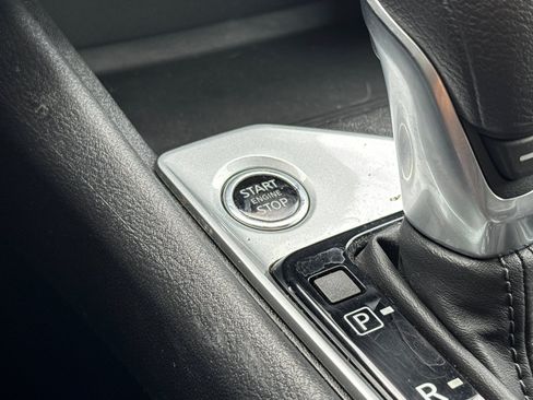 Used 2025 Nissan Altima 2.5 SV FWD image 17