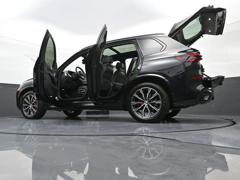 Used 2026 BMW X5 xDrive40i w/ M Sport Package image 44