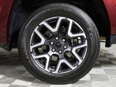 Used 2025 RAM 1500 Laramie AWD/4WD image 41