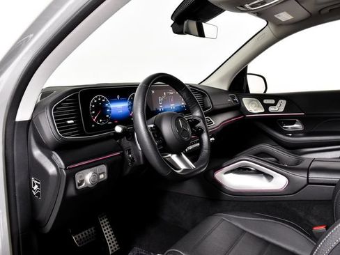 Certified 2025 Mercedes-Benz GLS 580 4MATIC image 20