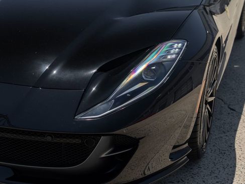 Used 2018 Ferrari 812 Superfast RWD image 9
