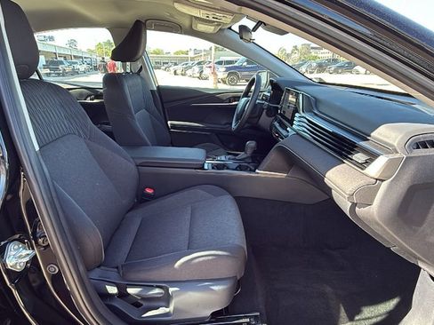 Used 2025 Toyota Camry LE FWD image 31