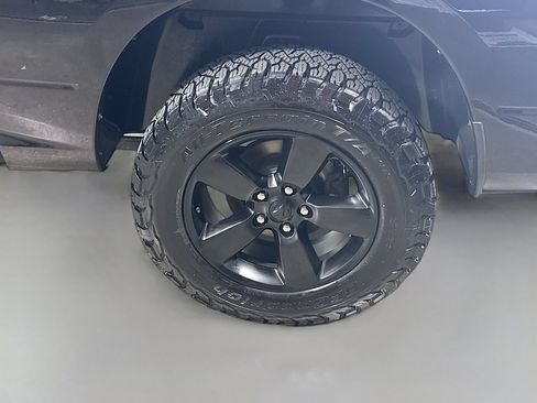 Used 2019 RAM 1500 Express w/ Wheel & Sound Group AWD/4WD image 9