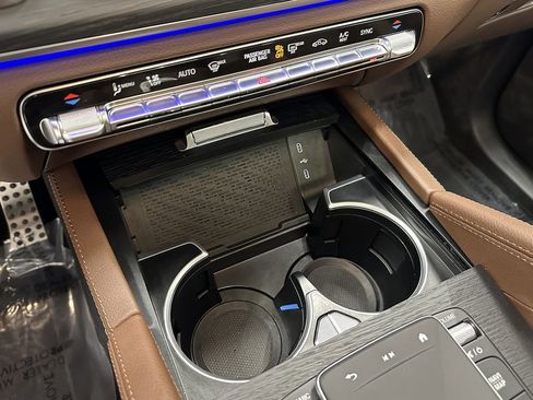 Certified 2025 Mercedes-Benz GLS 450 4MATIC image 33