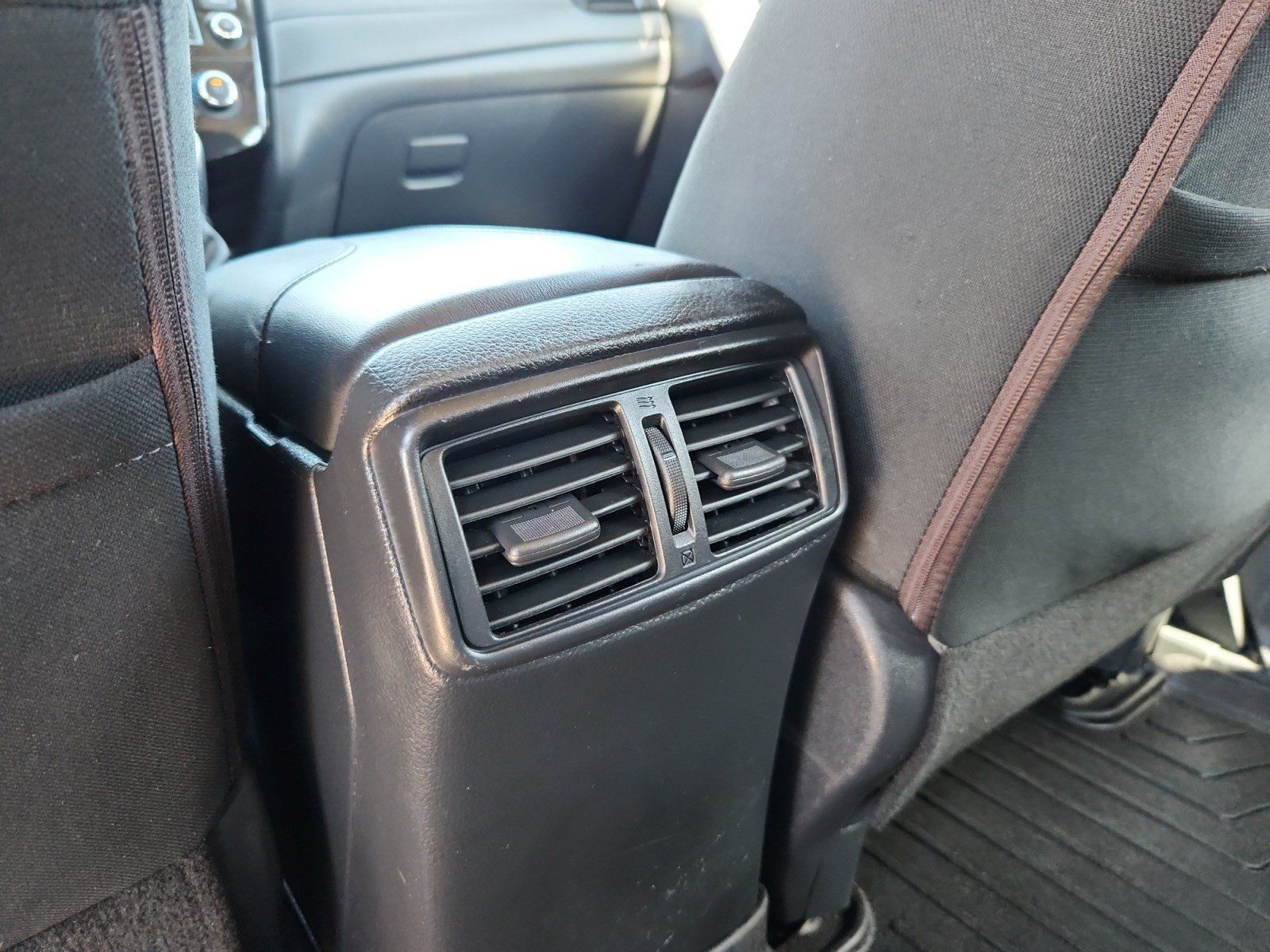 Used 2018 Nissan Rogue S AWD/4WD image 27