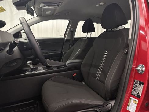 Used 2023 Hyundai Elantra SEL w/ Convenience Package image 17