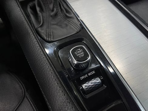 Used 2018 Volvo XC90 T5 Momentum w/ Convenience Package image 21