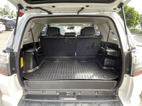 Certified 2024 Toyota 4Runner SR5 Premium w/ Moonroof Package AWD/4WD image 6