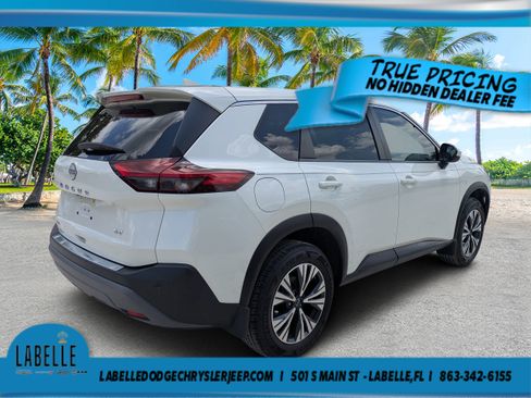 Used 2023 Nissan Rogue SV FWD image 3