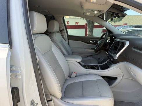 Used 2021 GMC Acadia SLT w/ Technology Package FWD image 30