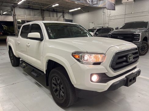 Used 2023 Toyota Tacoma SR5 image 3